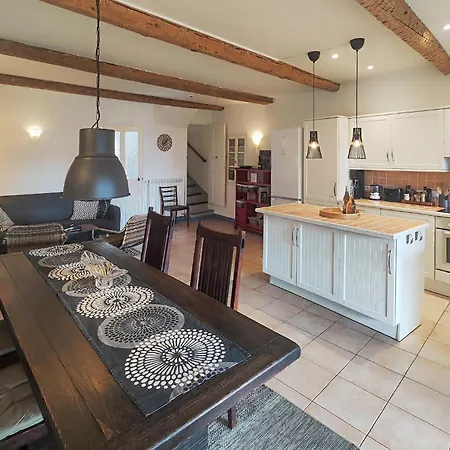2 Bedroom Beautiful In * Hérépian