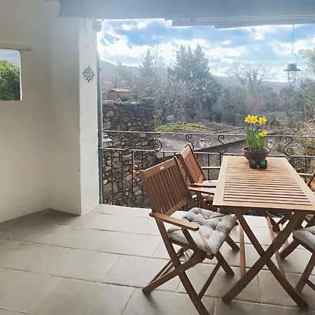 2 Bedroom Beautiful In * Hérépian