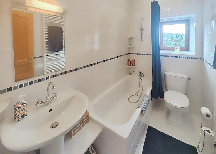 Сasa de vacaciones 2 Bedroom Beautiful In Hérépian